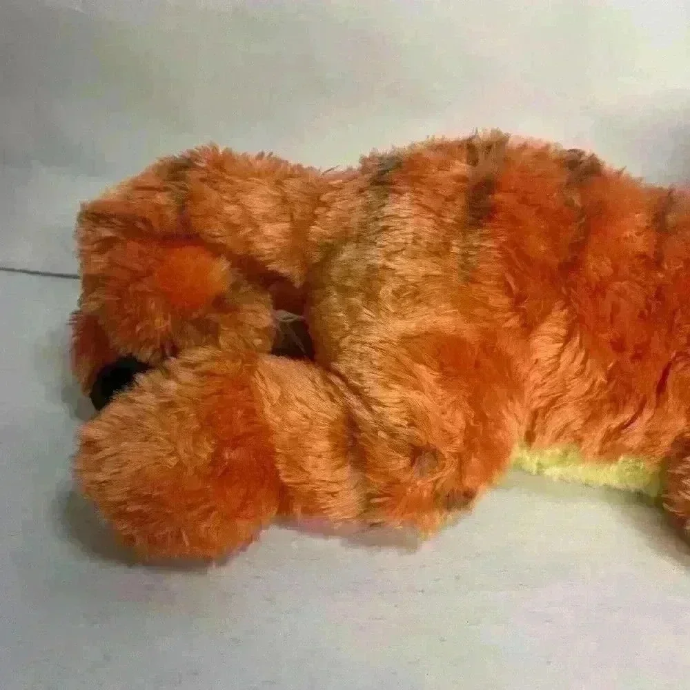 Disney Store Lying Tigger 14
